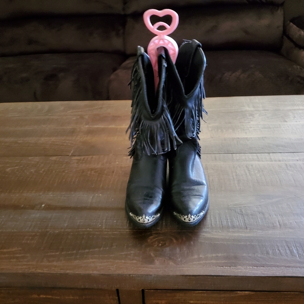 Fringed Western boots with silver tips & heel caps